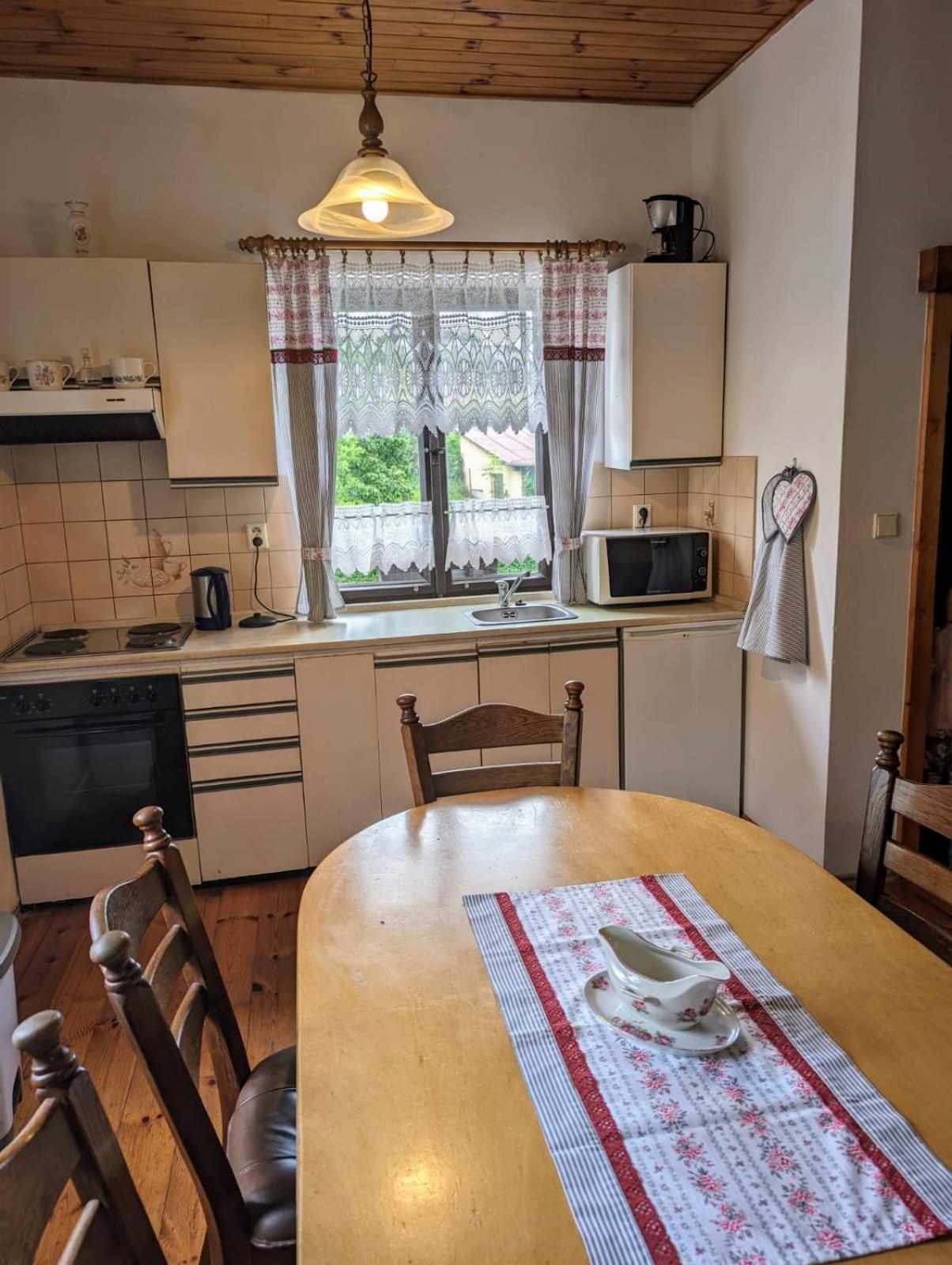 Apartman V Pensionu U Holzaepfelu แชร์เวนี กอสตาเลตส์ ภายนอก รูปภาพ